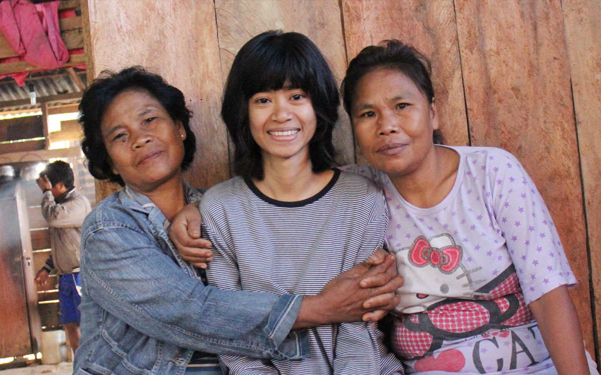 Marriati Atkah Berfoto bersama Mama Jati & Mama Silva